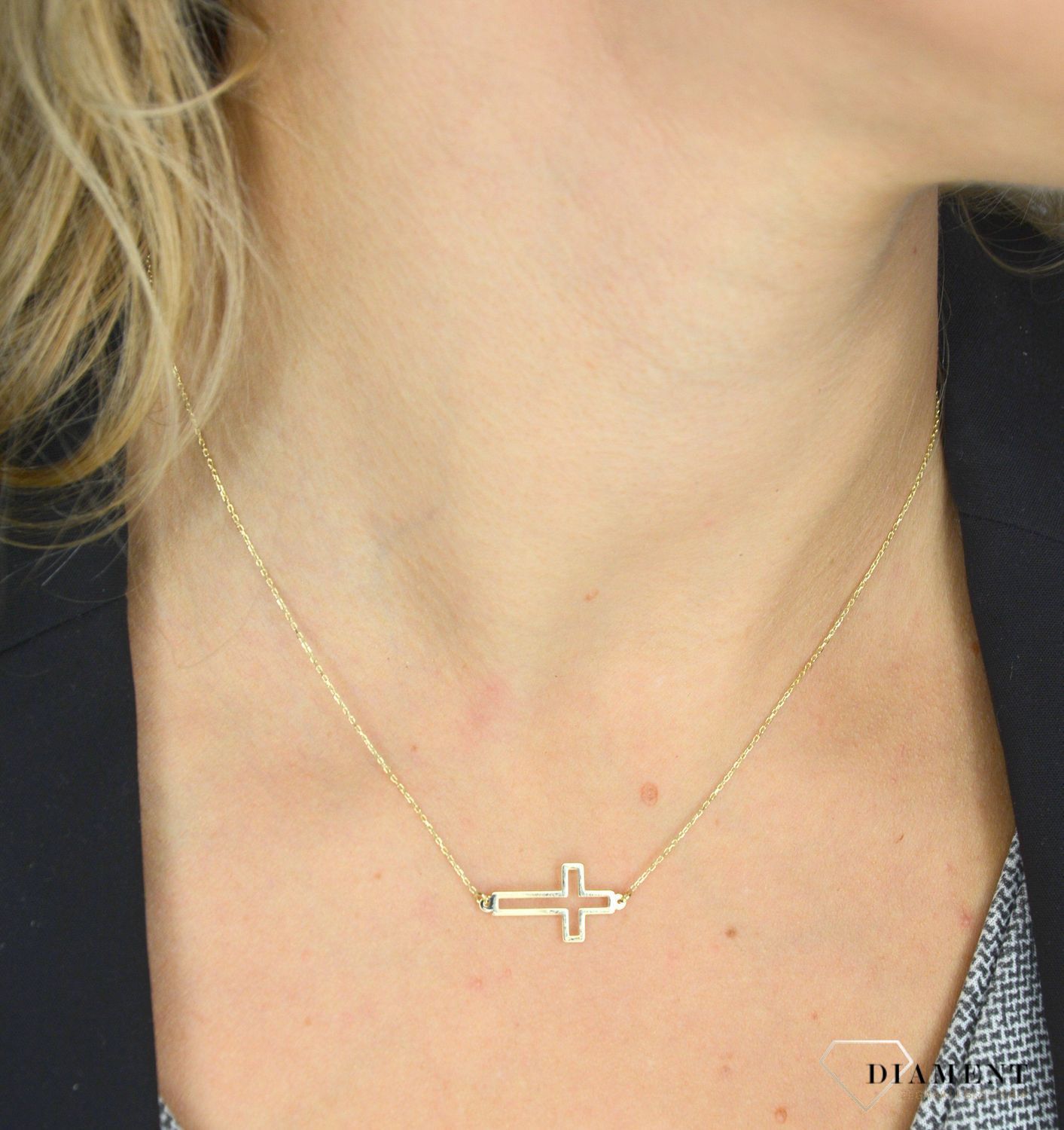 Złoty naszyjnik celebrytka 333 krzyżyk ✅ Złote Naszyjniki Damskie w Sklepie z Biżuterią zegarki-diament.pl ✅ Piękne i Eleganckie Naszyjniki dla Kobiet.jpg